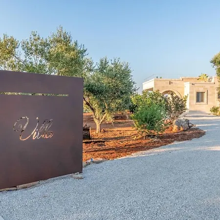 Villa With Swimming Pool Over The Sea, Puglia,